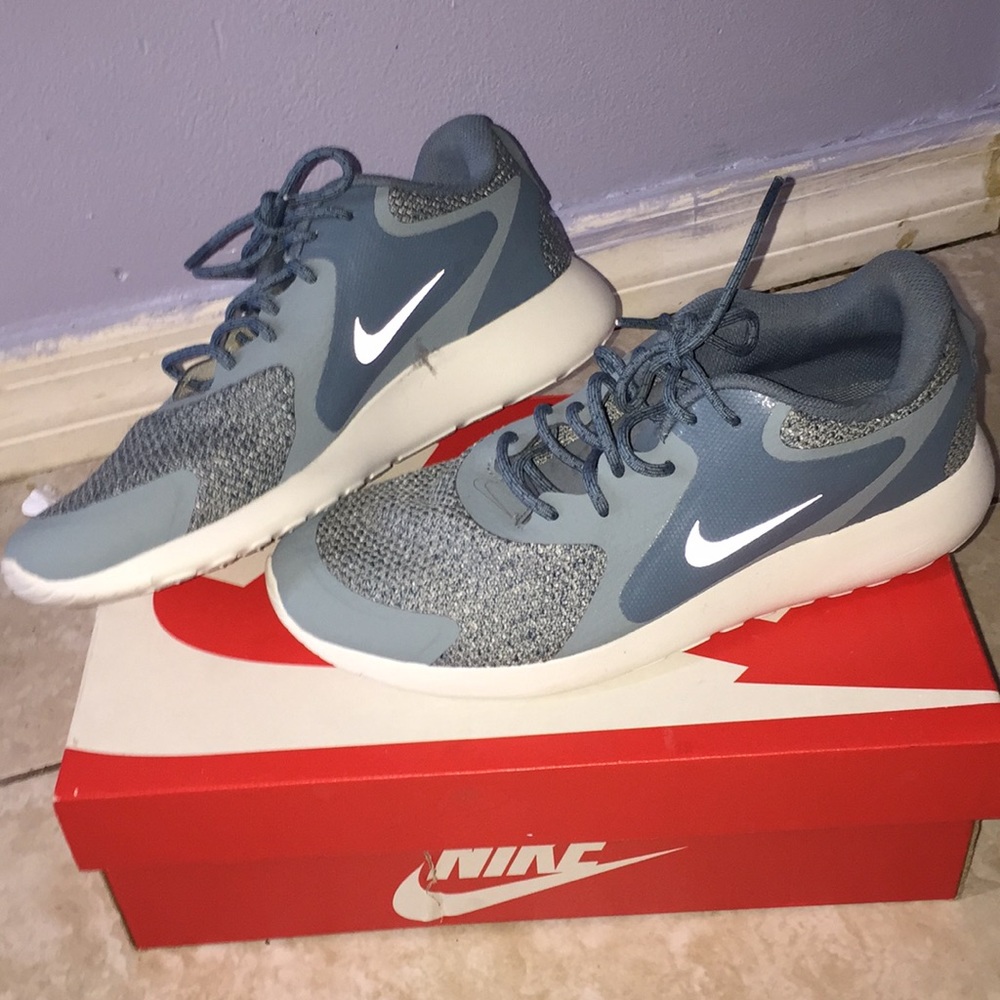 Grey/deep ocean Athletic Nike’s